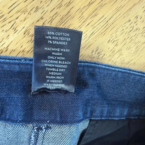 Ann Taylor Signature Women’s Blue Denim Shorts 6” inseam Plus Size 16 - Picture 5 of 9